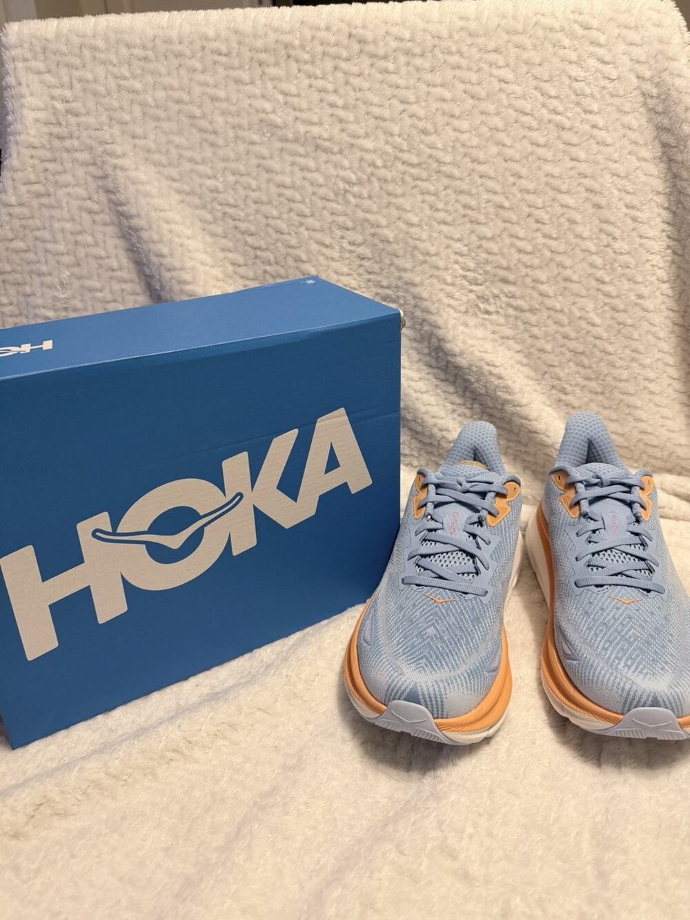 HOKA Clifton 9 Airy Blue/Ice Water Low Top Mesh Lace-Up Running Sneakers 9.5